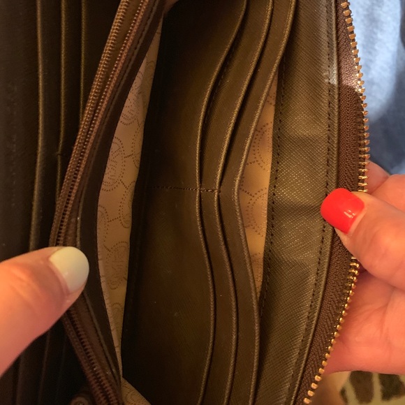 Michael Kors Wallet - Picture 8 of 8